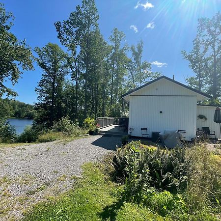 Humlegarden Lake Cottage, Horn Exterior photo